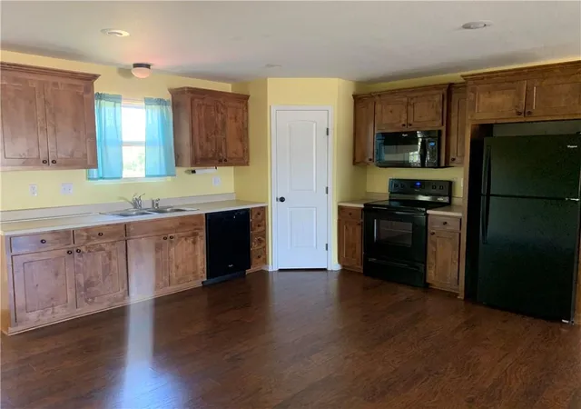 Homes for sale in Pleasant Hill, MO | 1311 Country Club Dr, Pleasant Hill, MO 64080 | MLS# 2625988