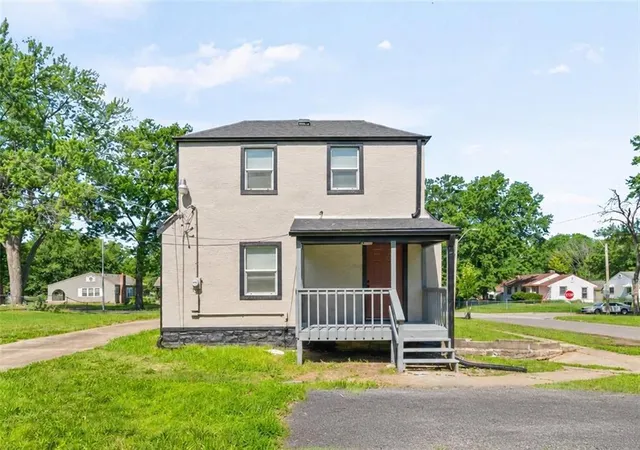 Photo 27 of Sale Pending at 7301 Lydia Ave, Kansas City, MO 64131 | MLS# 2625992 | Listing updated on 2026-09-03