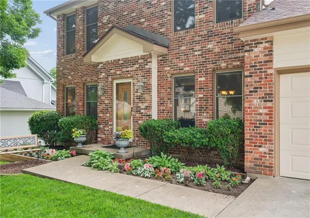 Homes for sale in Liberty, MO | 1413 Burch St, Liberty, MO 64068 | MLS# 2625999