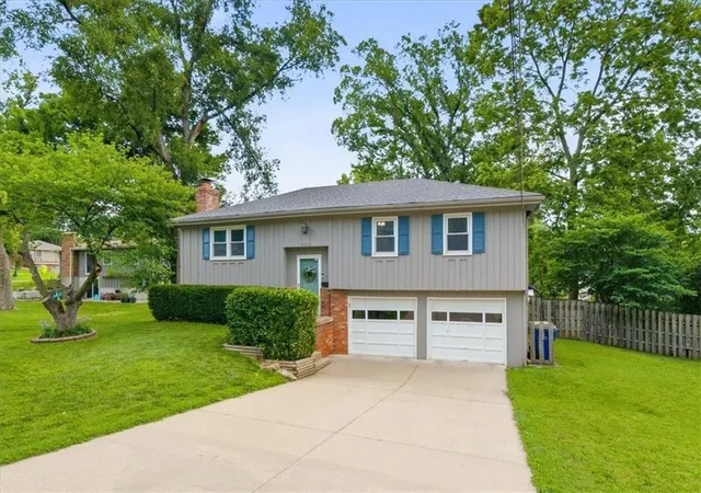 Homes for sale in Merriam, KS | 5503 Perry Ave, Merriam, KS 66203 | MLS# 2626003