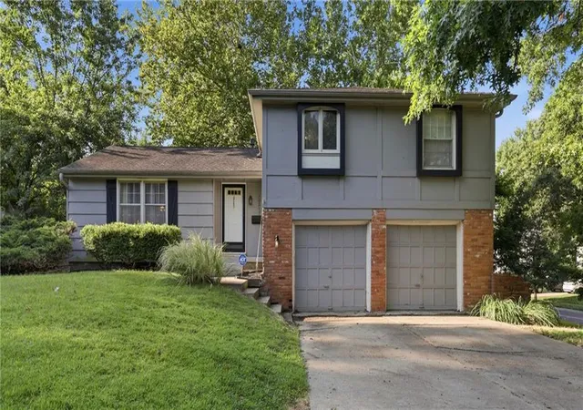 Photo 1 of Single family home for sale at 10217 W 91st Street, Overland Park, KS 66212 | MLS# 2626008 | Listing updated on 2026-09-17