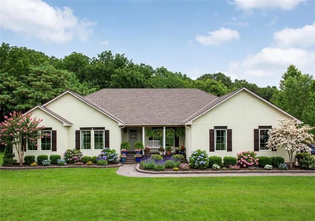 1st image of 34664 Spring Valley Rd, Paola, KS 66071 | MLS# 2626032