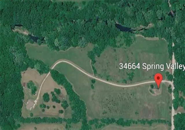 Homes for sale in Paola, KS | 34664 Spring Valley Rd, Paola, KS 66071 | MLS# 2626032