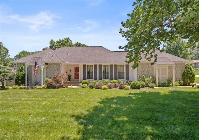 Homes for sale in Shawnee, KS | 5133 Ballentine St, Shawnee, KS 66203 | MLS# 2626061