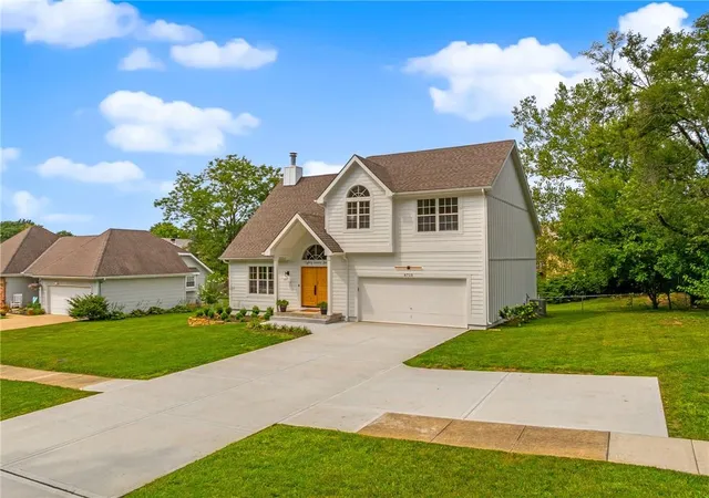 Photo 2 of Single family home for sale at 8710 Lamar Ave, Overland Park, KS 66207 | MLS# 2626067 | Listing updated on 2026-08-30