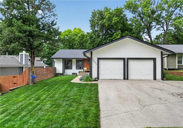 Homes for sale in Mission, KS | 8004 W 64th Ter, Mission, KS 66202 | MLS# 2626076
