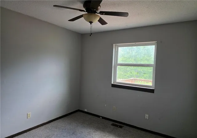 Homes for sale in Atchison, KS | 1421 S 6Th Sq, Atchison, KS 66002 | MLS# 2626077