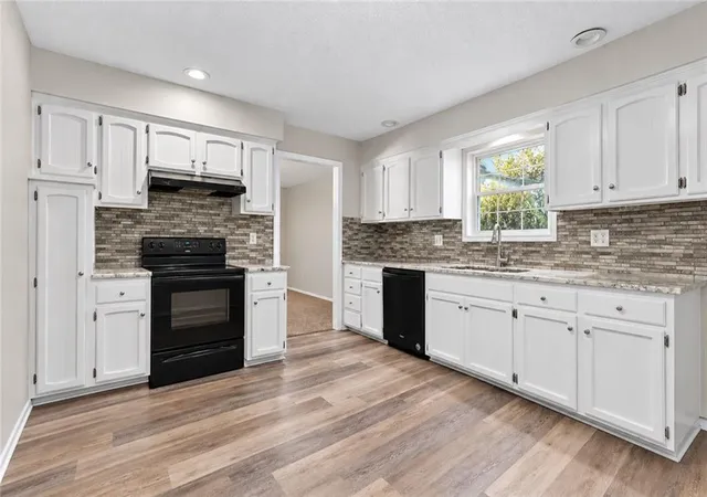 Photo 4 of Single family home for sale at 7732 Westgate Dr, Shawnee, KS 66216 | MLS# 2626083 | Listing updated on 2026-10-14