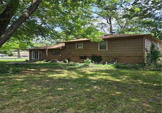Homes for sale in Kansas City, MO | 9320 Oakland Ave, Kansas City, MO 64138 | MLS# 2626085