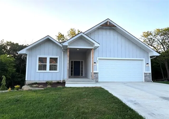 Homes for sale in Pleasant Hill, MO | 801 Colonial Dr, Pleasant Hill, MO 64080 | MLS# 2626093
