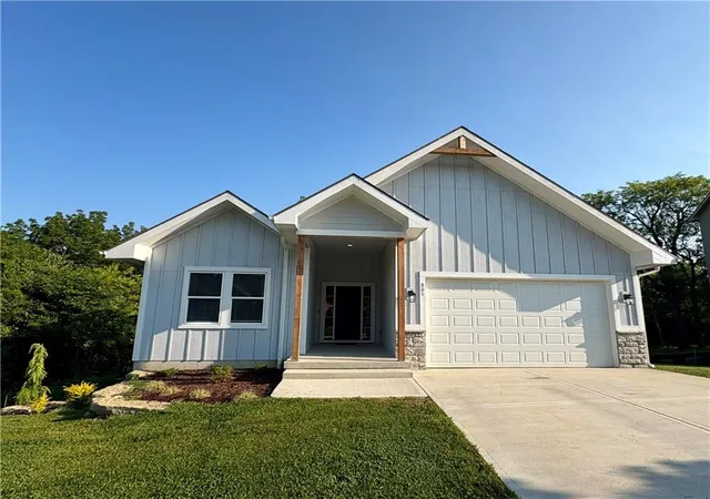 1st image of 801 Colonial Dr, Pleasant Hill, MO 64080 | MLS# 2626093