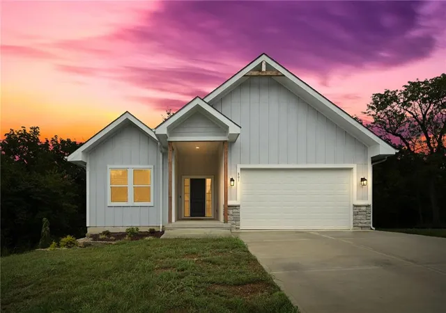 Photo 1 of Sale Pending at 801 Colonial Dr, Pleasant Hill, MO 64080 | MLS# 2626093 | Listing updated on 2026-10-04