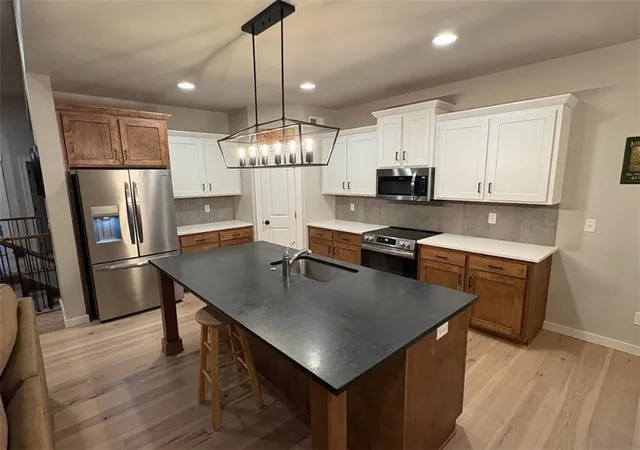 4th image of 801 Colonial Dr, Pleasant Hill, MO 64080 | MLS# 2626093