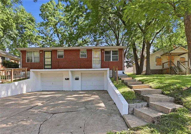 2nd image of 10819 E Westport Rd, Independence, MO 64052 | MLS# 2626097