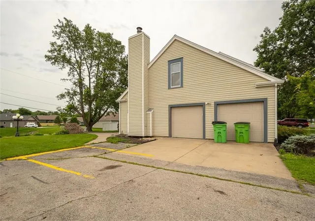Homes for sale in Ottawa, KS | 1701 S Ash St, Ottawa, KS 66067 | MLS# 2626098