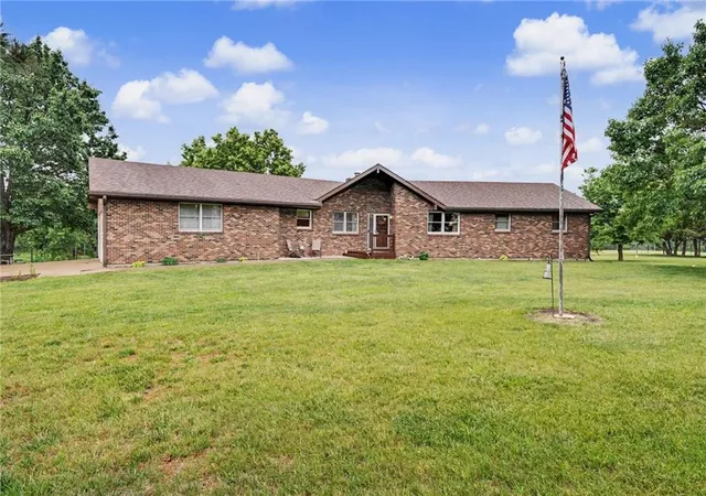 Homes for sale in Perry, KS | 14805 27Th St, Perry, KS 66073 | MLS# 2626099