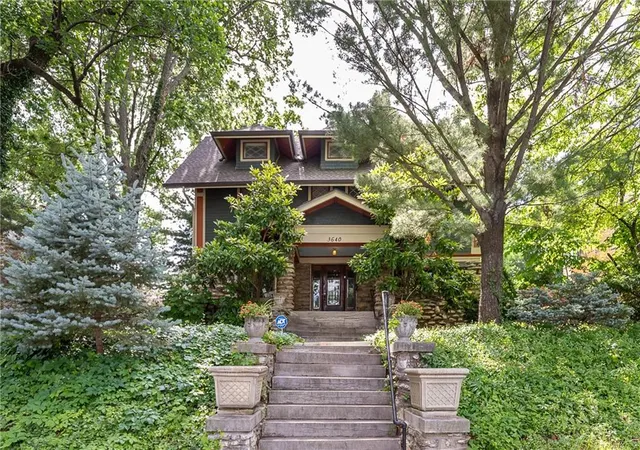 1st image of 3640 Campbell St, Kansas City, MO 64109 | MLS# 2626103