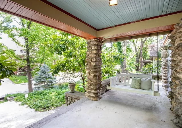 5th image of 3640 Campbell St, Kansas City, MO 64109 | MLS# 2626103