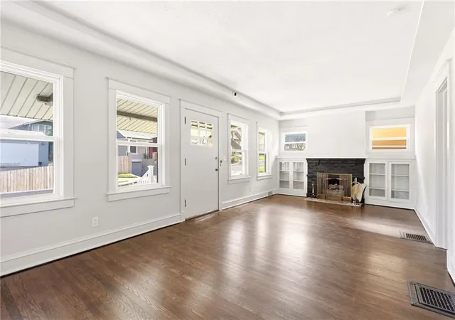 Photo 2 of Single family home for sale at 1326 Lake Ave, Kansas City, MO 64109 | MLS# 2626113 | Listing updated on 2026-10-06