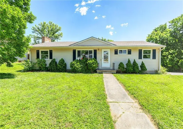 Photo 1 of Sale Pending at 2111 N 33rd Street, Saint Joseph, MO 64506 | MLS# 2626122 | Listing updated on 2026-09-02