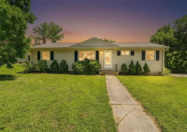 Photo 2 of Sale Pending at 2111 N 33rd Street, Saint Joseph, MO 64506 | MLS# 2626122 | Listing updated on 2026-09-02