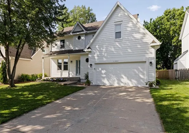 1st image of 11207 W 116th Ter, Overland Park, KS 66210 | MLS# 2626132