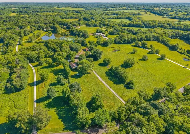 Homes for sale in Holt, MO | 13424 Henson Rd, Holt, MO 64048 | MLS# 2626144