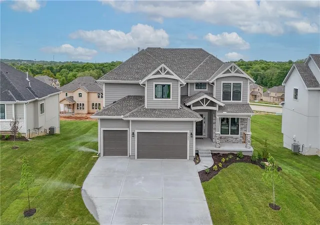 2nd image of 6001 Araphahoe St, Shawnee, KS 66226 | MLS# 2626146