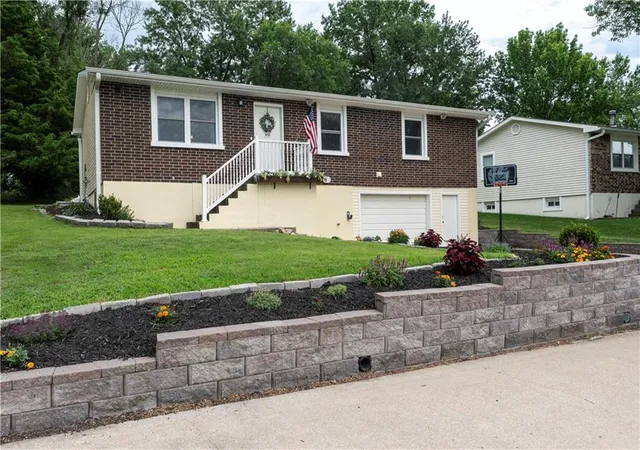 Homes for sale in Atchison, KS | 2220 Millwood Dr, Atchison, KS 66002 | MLS# 2626162