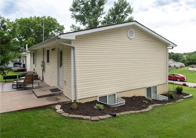 Homes for sale in Atchison, KS | 2220 Millwood Dr, Atchison, KS 66002 | MLS# 2626162