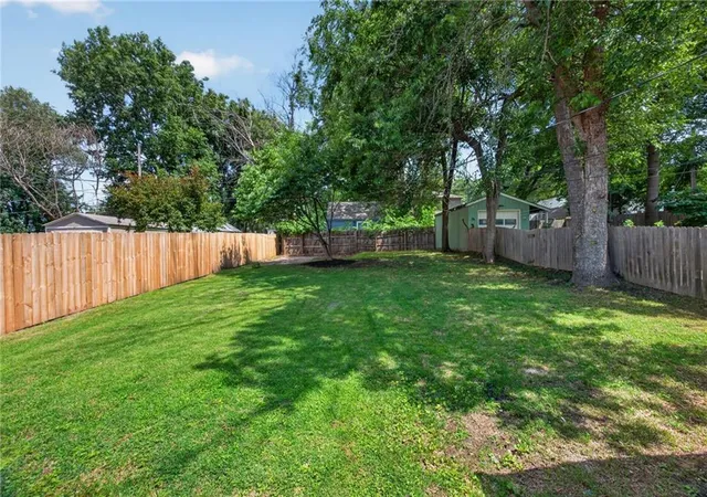 30th image of 110 W 79th Ter, Kansas City, MO 64114 | MLS# 2626164