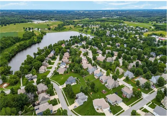 Homes for sale in Louisburg, KS | 200 Shoreline Dr, Louisburg, KS 66053 | MLS# 2626170