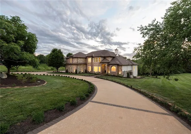 1st image of 15614 Quail Ridge Dr, Smithville, MO 64089 | MLS# 2626174