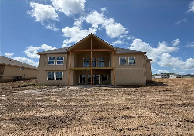 Photo 3 of Single family home for sale at 2335 Foxtail Dr, Kearney, MO 64060 | MLS# 2626179 | Listing updated on 2026-09-05