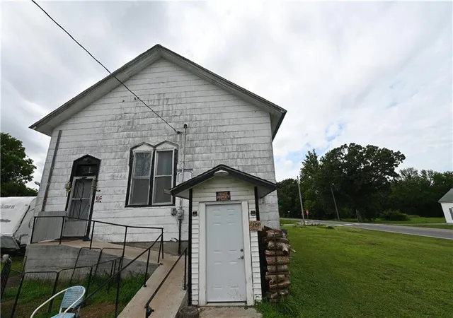 Homes for sale in Golden City, MO | 501 Mill St, Golden City, MO 64748 | MLS# 2626180
