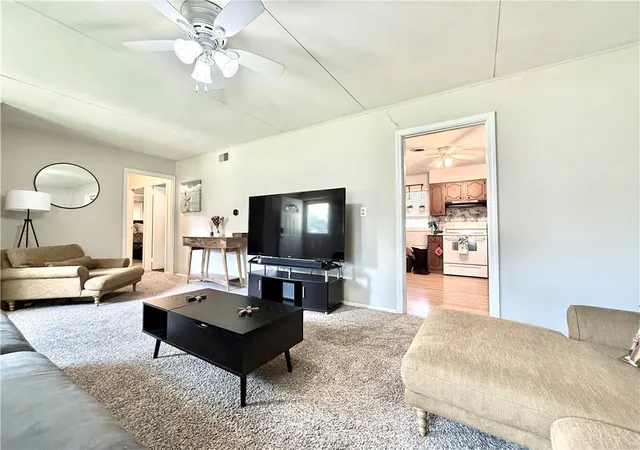 2nd image of 733 W Thompson St, Maryville, MO 64468 | MLS# 2626183