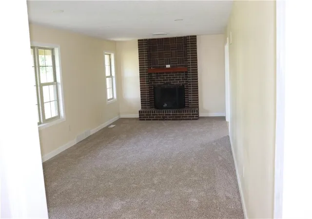 Homes for sale in Tonganoxie, KS | 17568 Kansas Ave, Tonganoxie, KS 66086 | MLS# 2626189