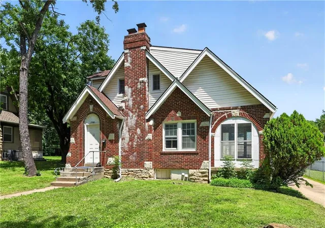 Photo 2 of Single family home for sale at 1706 E 76th Street, Kansas City, MO 64131 | MLS# 2626191 | Listing updated on 2026-09-03