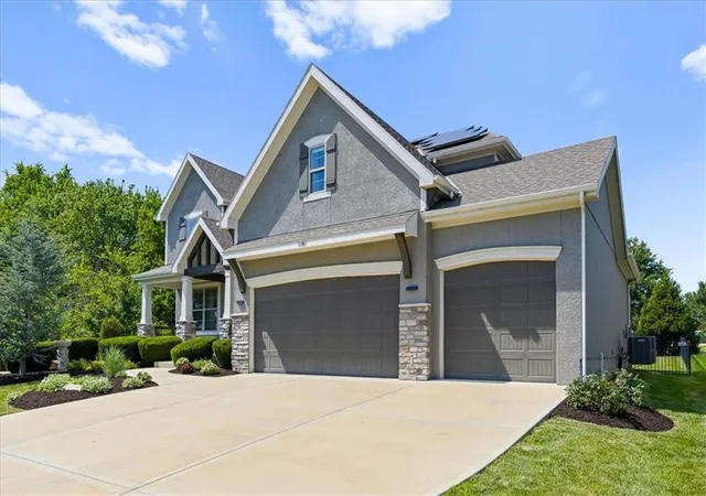 2nd image of 9106 W 165th Ter, Overland Park, KS 66085 | MLS# 2626201