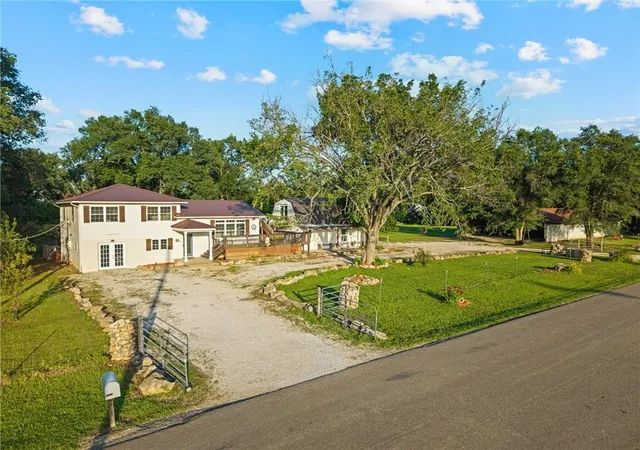 1st image of 1143 227th St, Fort Scott, KS 66701 | MLS# 2626202