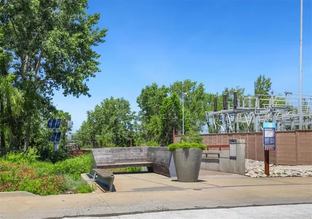 2nd image of 200 Main St, Kansas City, MO 64105