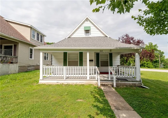 Homes for sale in Atchison, KS | 1017 S 5Th St, Atchison, KS 66002 | MLS# 2626247