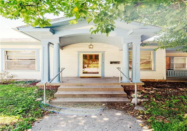 Homes for sale in Atchison, KS | 708 N 5th St, Atchison, KS 66002 | MLS# 2626274