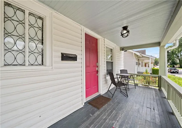 Photo 2 of Sale Pending at 4409 Bell St, Kansas City, MO 64111 | MLS# 2626275 | Listing updated on 2026-08-28