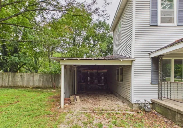 3rd image of 604 S Clark St E, Fort Scott, KS 66701 | MLS# 2626278