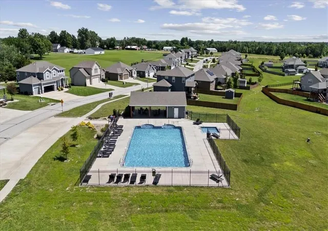 2nd image of 6989 141st St, Basehor, KS 66007 | MLS# 2626281