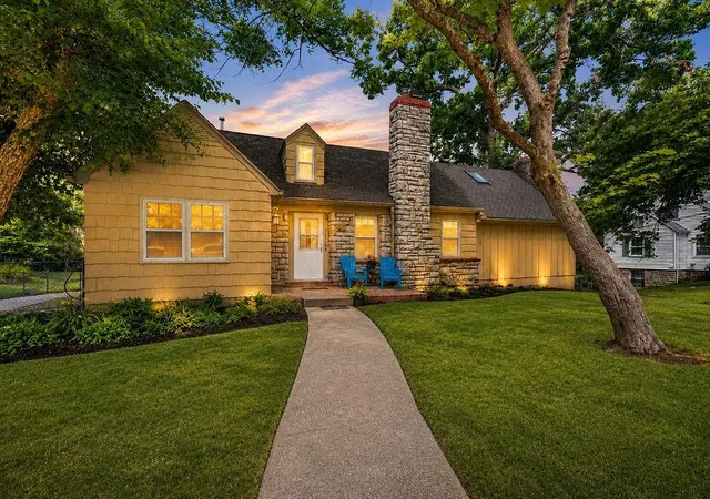 Photo 1 of Single family home for sale at 7222 Sycamore Ave, Kansas City, MO 64133 | MLS# 2626296 | Listing updated on 2026-08-10
