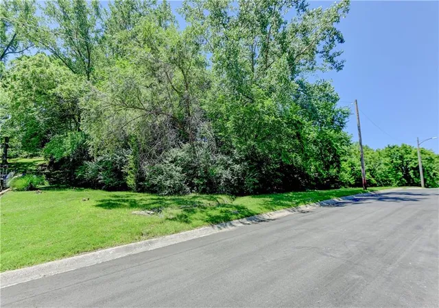 Photo 3 of Land for sale at 11511 Ridge Dr, Independence, MO 64054 | MLS# 2626299 | Listing updated on 2026-07-29