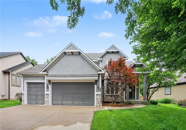 Homes for sale in Paola, KS | 24012 St Andrews Ct, Paola, KS 66071 | MLS# 2626306