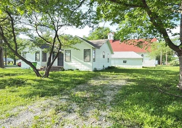 Homes for sale in Rich Hill, MO | 1300 E Park Ave, Rich Hill, MO 64779 | MLS# 2626310